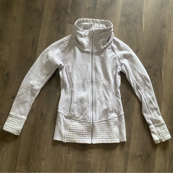 ✨SOLD✨Lululemon Grey Radiant Jacket/ Zip Up Sweatshirt - Picture 2 of 11